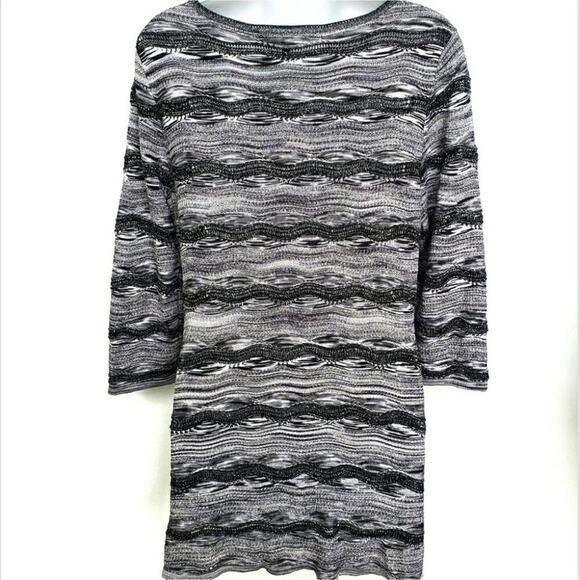 White House Black Market Metallic Knit V-Neck Sweater Womens Medium Long Holiday - Picture 3 of 5